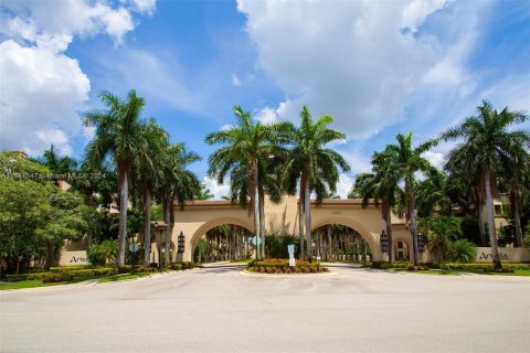 Condo in Sunrise, Florida, 2 bedrooms  № 1328119 - photo 4