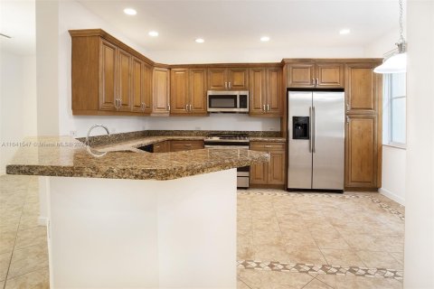 Condo in Sunrise, Florida, 2 bedrooms  № 1328119 - photo 11