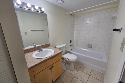 Condo in West Palm Beach, Florida, 2 bedrooms  № 1216175 - photo 10