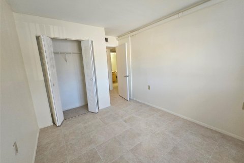 Condo in West Palm Beach, Florida, 2 bedrooms  № 1216175 - photo 12