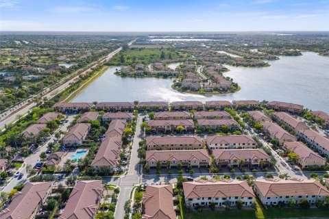 Townhouse in Parkland, Florida 4 bedrooms, 207.17 sq.m. № 1216174 - photo 20