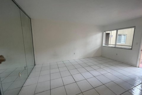 Condominio en venta en South Miami, Florida, 1 dormitorio, 47.38 m2 № 841925 - foto 5