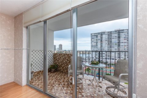 Condo in Aventura, Florida, 2 bedrooms  № 1372344 - photo 5