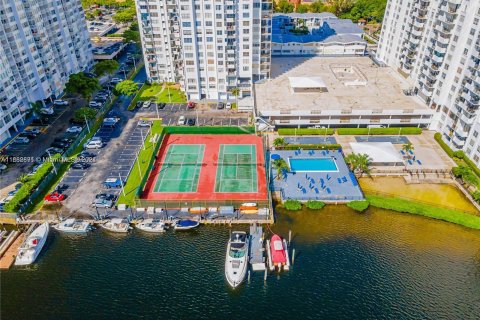 Condo in Aventura, Florida, 2 bedrooms  № 1372344 - photo 2