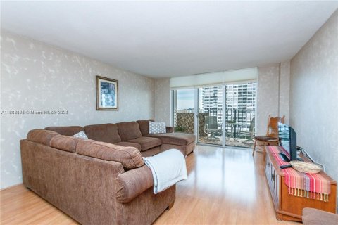 Condo in Aventura, Florida, 2 bedrooms  № 1372344 - photo 4