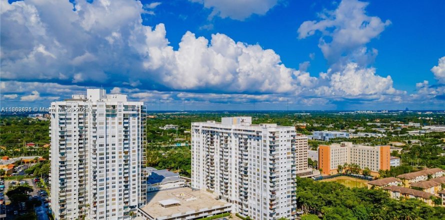 Condo in Aventura, Florida, 2 bedrooms  № 1372344