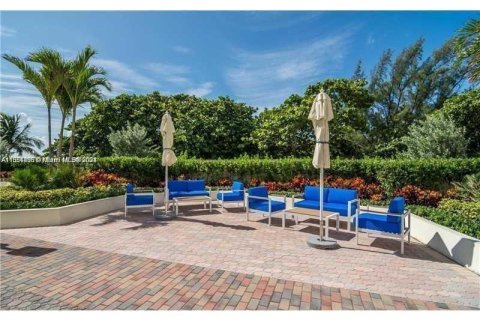 Copropriété à vendre à Hallandale Beach, Floride: 1 chambre, 68.84 m2 № 1372348 - photo 26