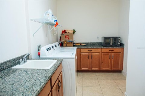 Dúplex en venta en Saint Cloud, Florida, 2 dormitorios, 125.05 m2 № 982848 - foto 24