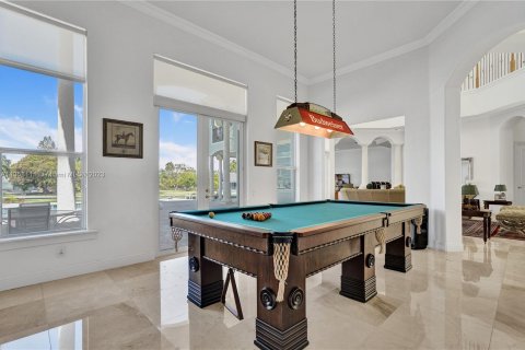 House in Hollywood, Florida 7 bedrooms, 656.45 sq.m. № 424007 - photo 30