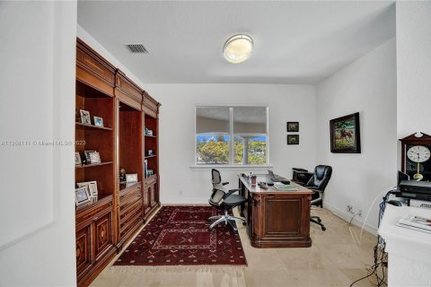 Villa ou maison à vendre à Hollywood, Floride: 7 chambres, 656.45 m2 № 424007 - photo 21