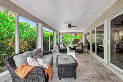 Villa ou maison à vendre à Delray Beach, Floride: 4 chambres, 326.92 m2 № 1139308 - photo 15