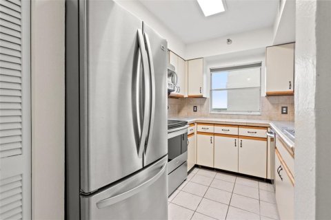 Condo in Clearwater, Florida, 1 bedroom  № 1346617 - photo 16