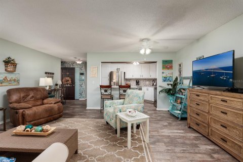 Condo in Seminole, Florida, 1 bedroom  № 1375255 - photo 7