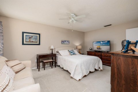 Condo in Seminole, Florida, 1 bedroom  № 1375255 - photo 13