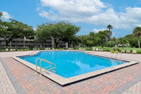 Copropriété à vendre à Pembroke Pines, Floride: 2 chambres, 88.54 m2 № 1375499 - photo 23