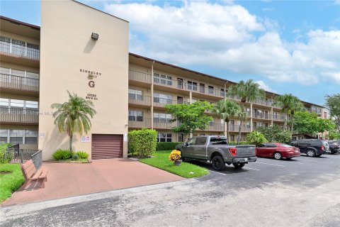 Copropriété à vendre à Pembroke Pines, Floride: 2 chambres, 88.54 m2 № 1375499 - photo 3