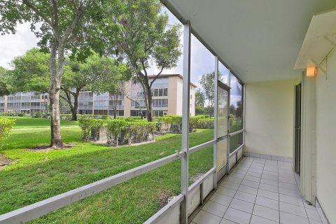 Copropriété à vendre à Pembroke Pines, Floride: 2 chambres, 88.54 m2 № 1375499 - photo 30