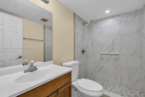 Copropriété à vendre à Pembroke Pines, Floride: 2 chambres, 88.54 m2 № 1375499 - photo 13