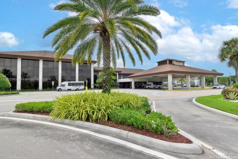 Copropriété à vendre à Pembroke Pines, Floride: 2 chambres, 88.54 m2 № 1375499 - photo 19