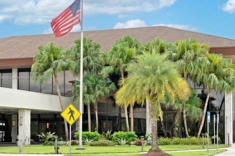 Condo in Pembroke Pines, Florida, 2 bedrooms  № 1375499 - photo 18