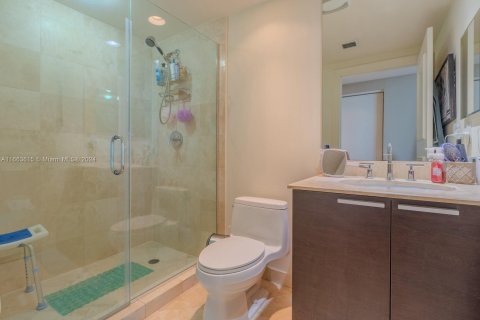 Condo in Hollywood, Florida, 3 bedrooms  № 1375771 - photo 17