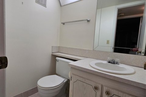 Copropriété à vendre à Deerfield Beach, Floride: 2 chambres, 76.92 m2 № 1007546 - photo 29