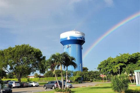 Condo in Deerfield Beach, Florida, 2 bedrooms  № 1007546 - photo 1