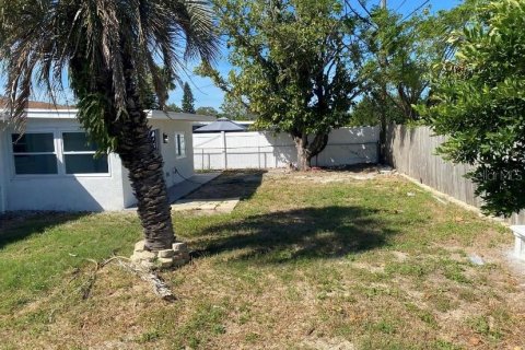 House in Holiday, Florida 3 bedrooms, 159.05 sq.m. № 1412525 - photo 24