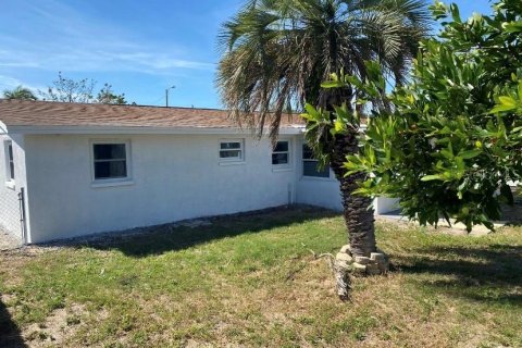 House in Holiday, Florida 3 bedrooms, 159.05 sq.m. № 1412525 - photo 23