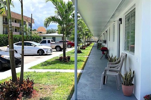 Снять в аренду квартиру в Майами-Шорс, Флорида 59.92м2, № 995977 - фото 3