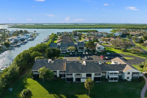Condominio en venta en Hutchinson Island South, Florida, 2 dormitorios, 121.24 m2 № 909882 - foto 2