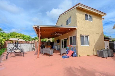 Casa en venta en Miami, Florida, 3 dormitorios, 180.23 m2 № 1386227 - foto 13