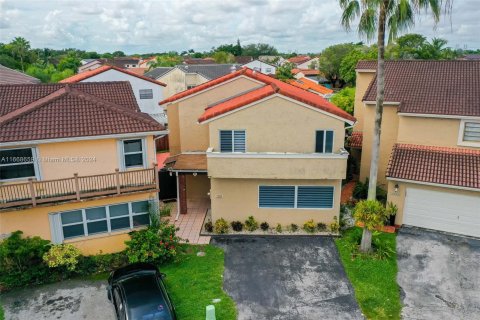 Villa ou maison à vendre à Miami, Floride: 3 chambres, 180.23 m2 № 1386227 - photo 2