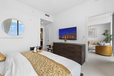 Condo in Miami, Florida, 1 bedroom  № 1386228 - photo 11