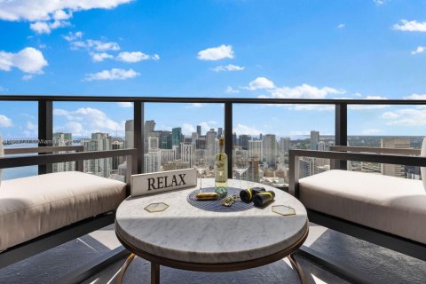 Condo in Miami, Florida, 1 bedroom  № 1386228 - photo 2