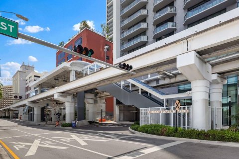 Condo in Miami, Florida, 1 bedroom  № 1386228 - photo 18