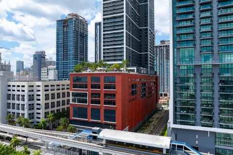 Condo in Miami, Florida, 1 bedroom  № 1386228 - photo 29