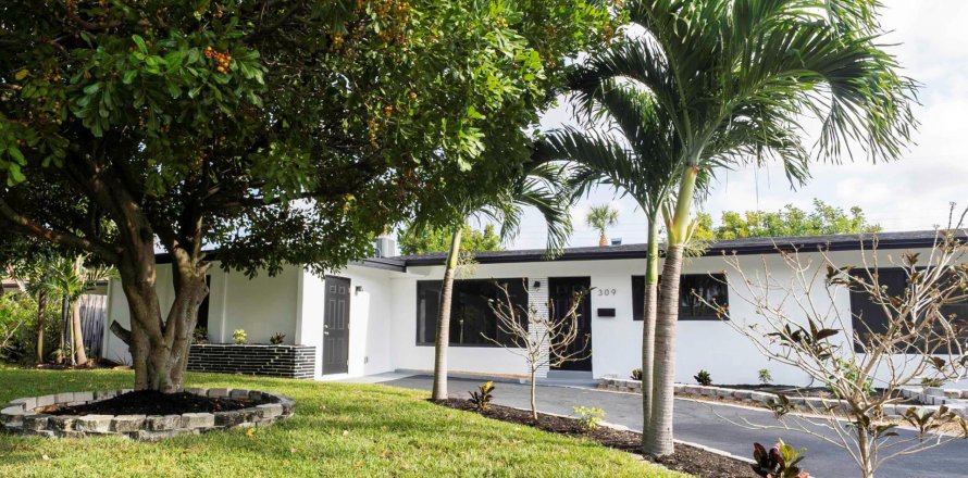 House in Wilton Manors, Florida 4 bedrooms, 159.98 sq.m. № 1174916