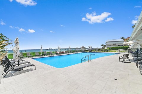 Condominio en venta en Deerfield Beach, Florida, 1 dormitorio, 64.1 m2 № 1152253 - foto 23