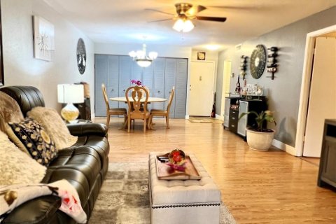 Condo in North Lauderdale, Florida, 1 bedroom  № 1152254 - photo 17