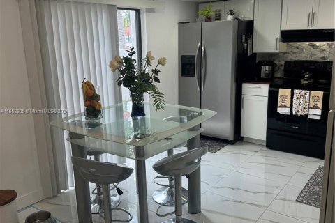 Adosado en venta en Homestead, Florida, 4 dormitorios, 132.2 m2 № 1348348 - foto 29