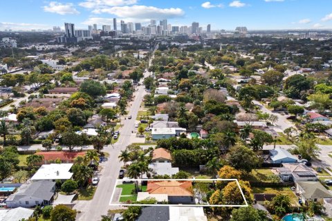 House in Fort Lauderdale, Florida 3 bedrooms, 117.89 sq.m. № 1094079 - photo 2