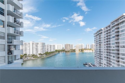 Condominio en venta en Aventura, Florida, 2 dormitorios, 116.87 m2 № 1377287 - foto 22