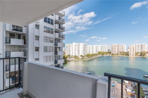 Copropriété à vendre à Aventura, Floride: 2 chambres, 116.87 m2 № 1377287 - photo 23