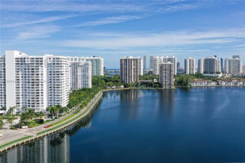 Condominio en venta en Aventura, Florida, 2 dormitorios, 116.87 m2 № 1377287 - foto 29