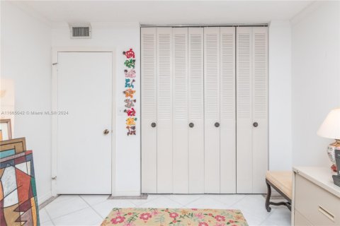 Condo in Aventura, Florida, 2 bedrooms  № 1377287 - photo 19