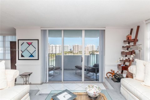 Copropriété à vendre à Aventura, Floride: 2 chambres, 116.87 m2 № 1377287 - photo 7