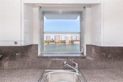 Copropriété à vendre à Aventura, Floride: 2 chambres, 116.87 m2 № 1377287 - photo 10