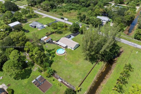 Villa ou maison à vendre à Loxahatchee Groves, Floride: 2 chambres, 104.52 m2 № 1377195 - photo 3