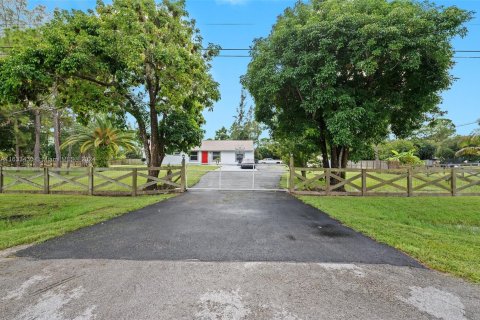 Villa ou maison à vendre à Loxahatchee Groves, Floride: 2 chambres, 104.52 m2 № 1377195 - photo 5